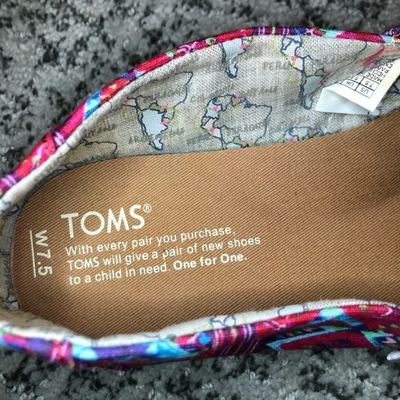 TOMS Red Aztec Print Slip-On Canvas Shoes Size 7.5 - Picture 10 of 11